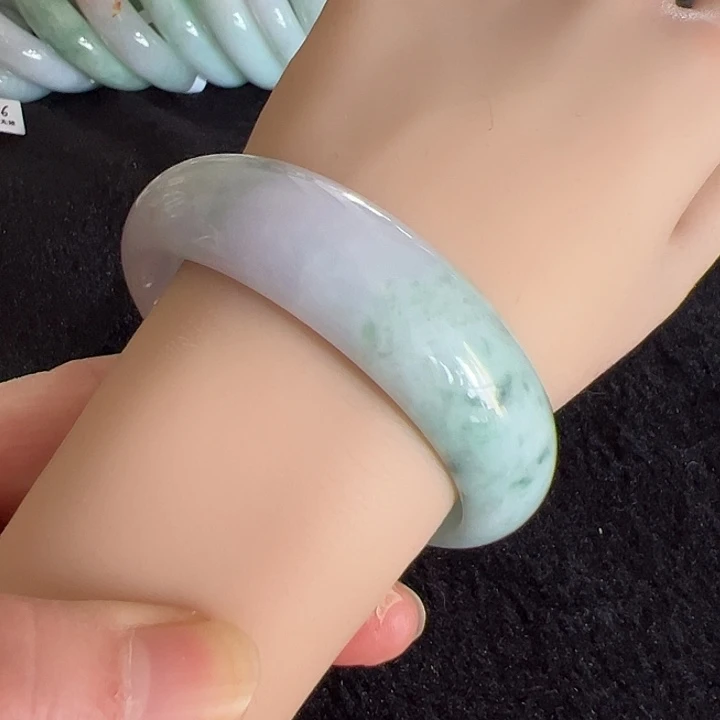 翡翠未镶嵌手镯编号18809圈口59