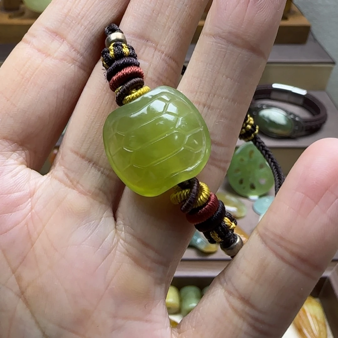 燕***蛇纹石玉未镶嵌颈饰