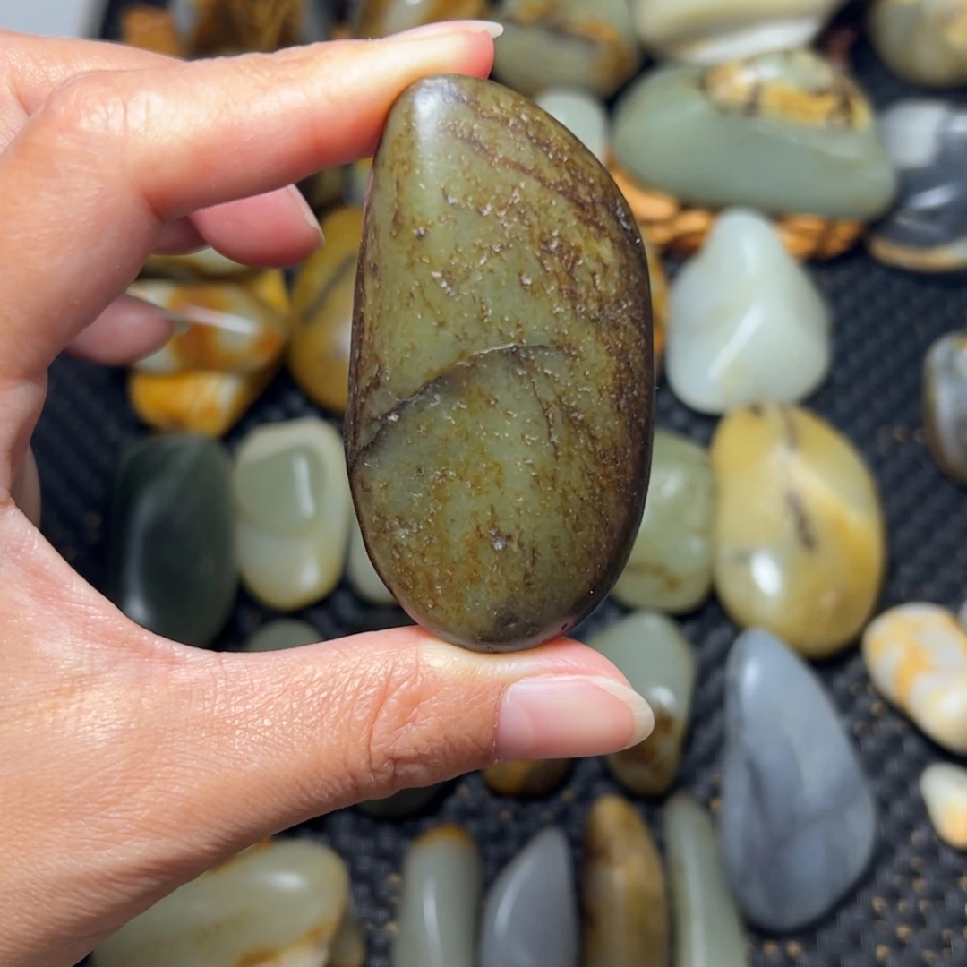 和田玉未镶嵌把件A6