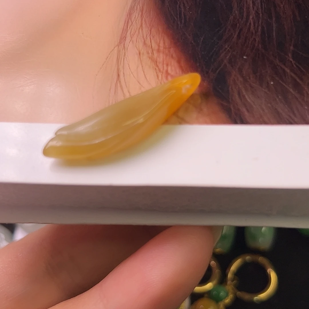 诚***燕颈饰未镶嵌翡翠项坠