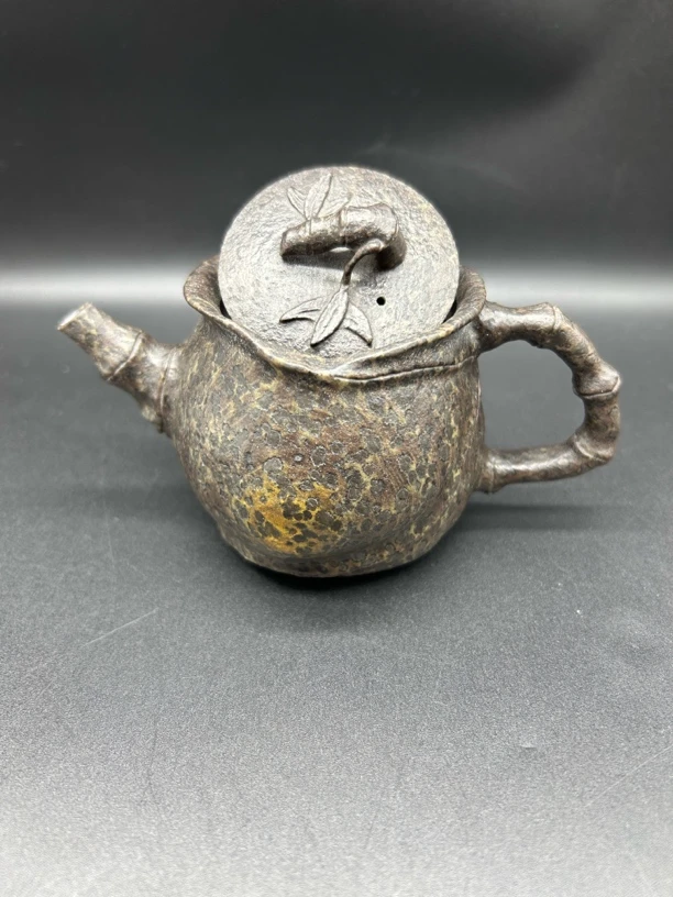 冰碛岩精品壶《步步高升》容量150毫升左右