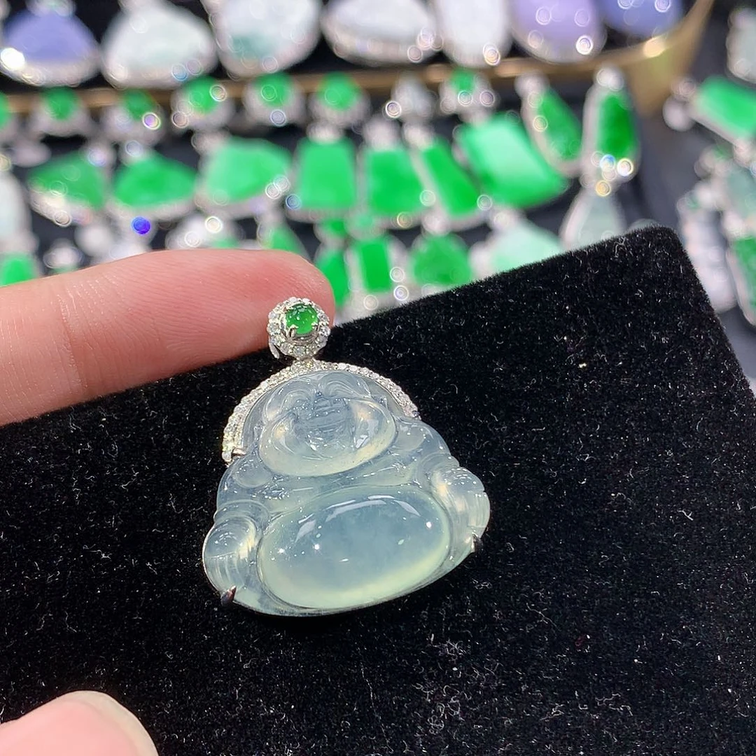 翡翠18K金镶嵌颈饰