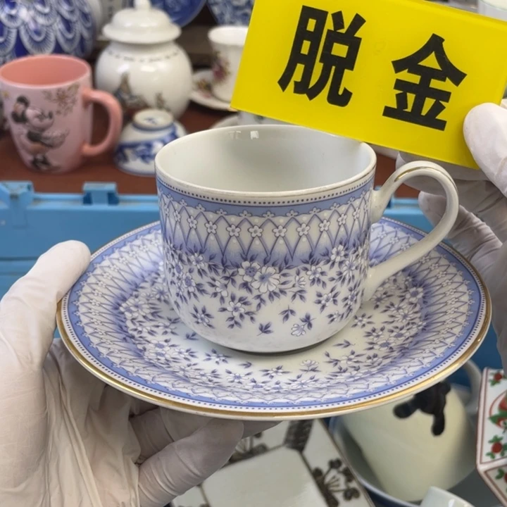 他家瓷器真美….开播了