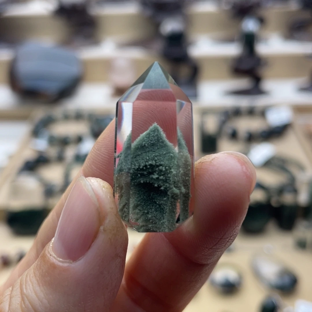 未镶嵌水晶颈饰绿幽灵金字塔