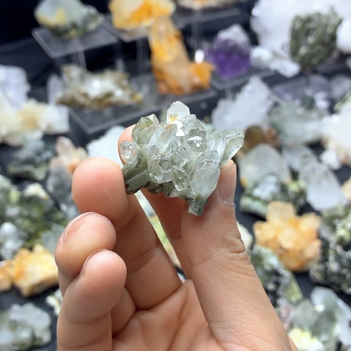 石材超透绿幽王冠