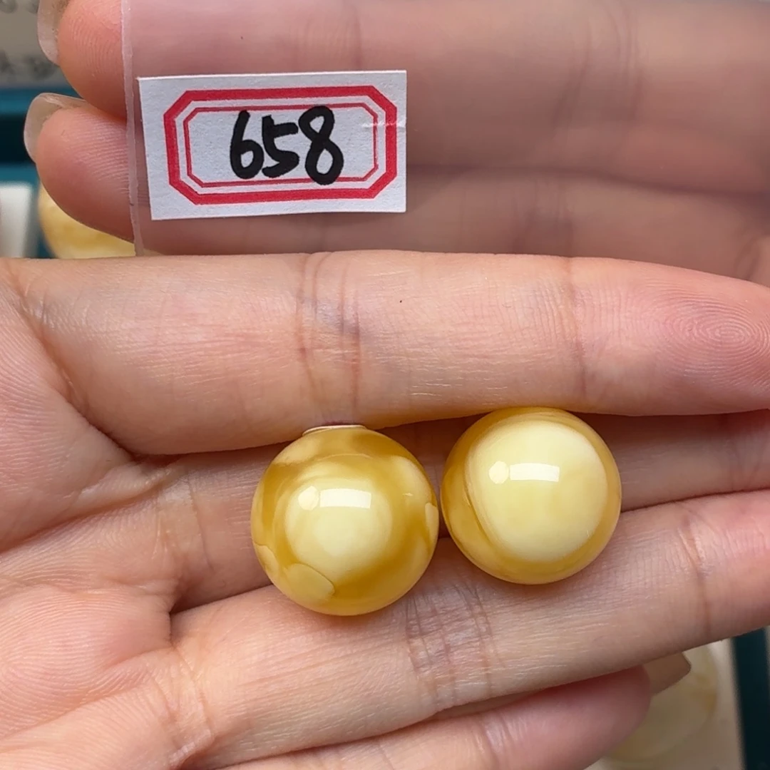 未镶嵌蜜蜡裸石海****情蜜蜡