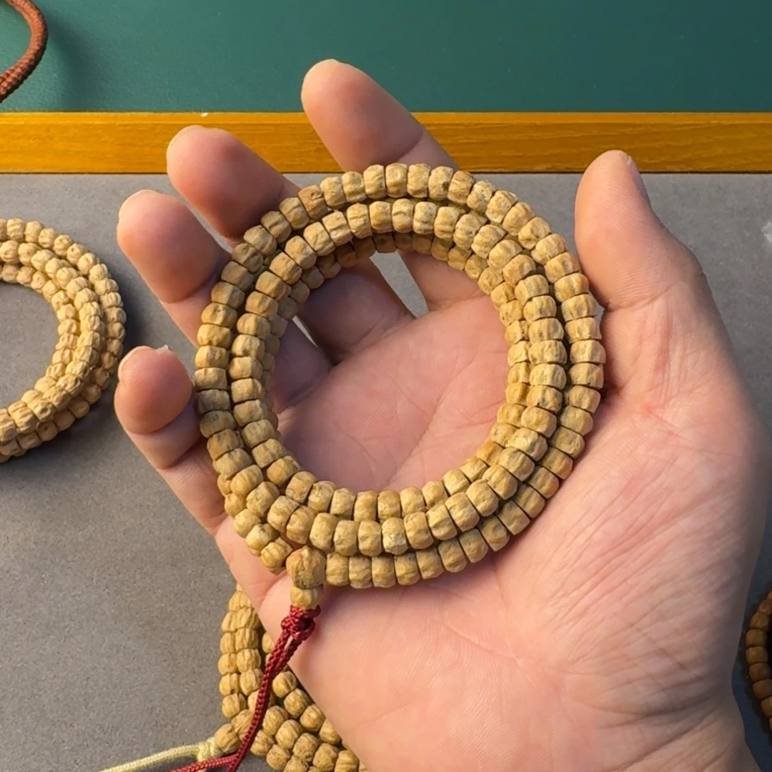 王***下吊坠柏香籽/百香籽