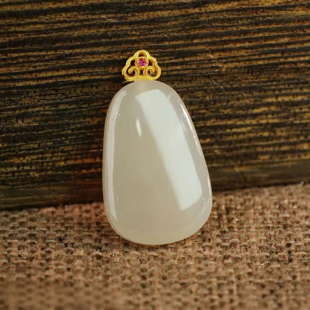 【小北珠宝】18K金和田玉吊坠约15*23mm【多样性发一件】11-AH08X538