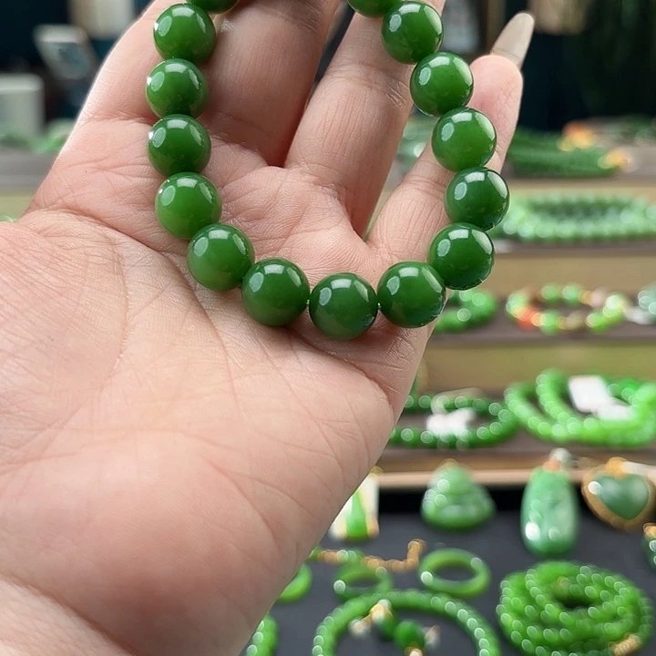 手串未镶嵌和田玉（碧玉）书*