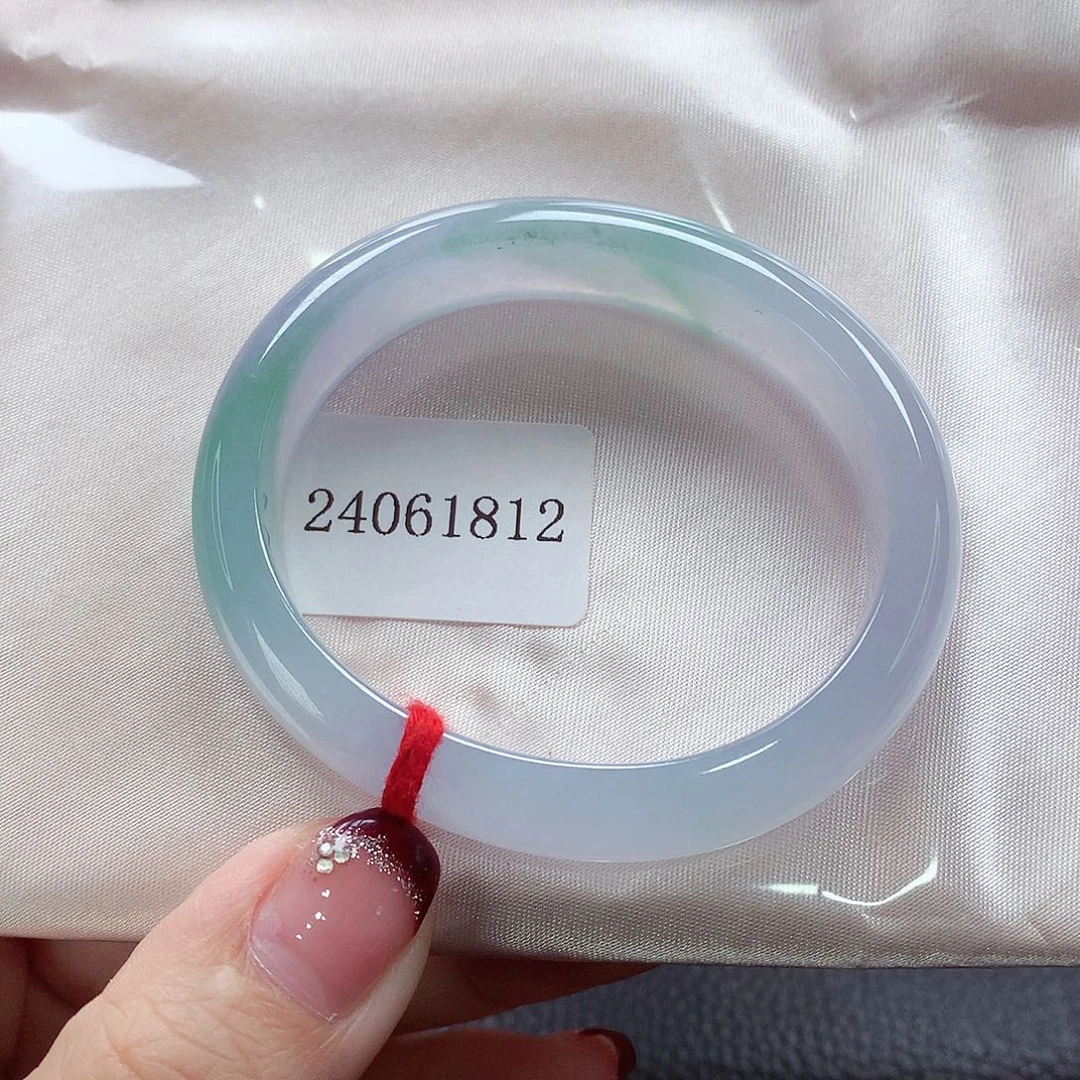 翡翠手镯（贵妃镯）未镶嵌