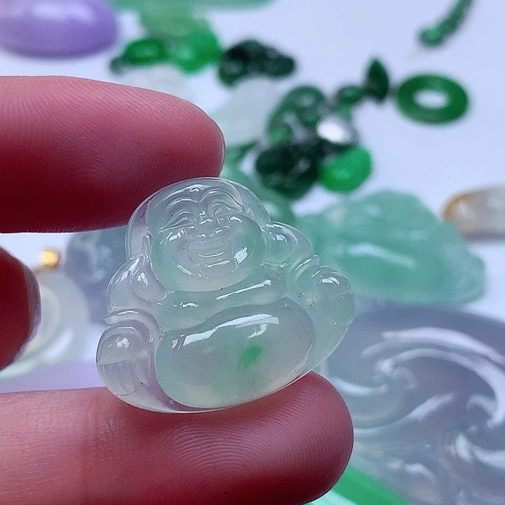 翡翠未镶嵌颈饰佛公