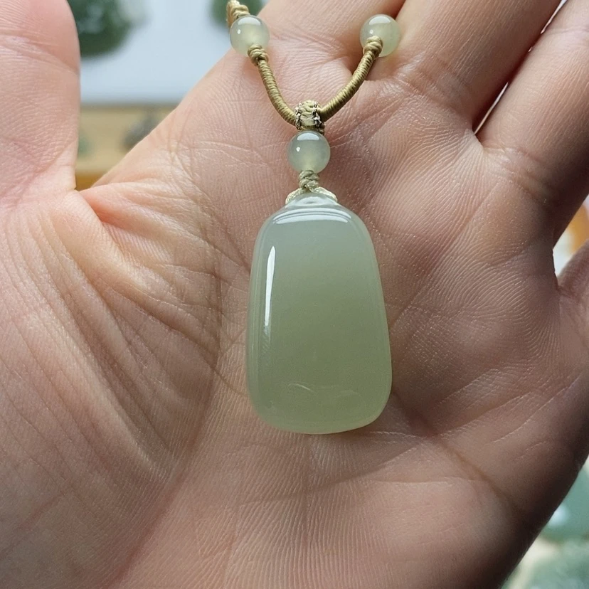 【闪购商品】颈饰未镶嵌和田玉