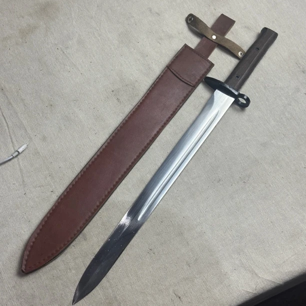 123 龙泉昊天 宝剑三八式高猛钢高性能鸡翅木手柄未开刃