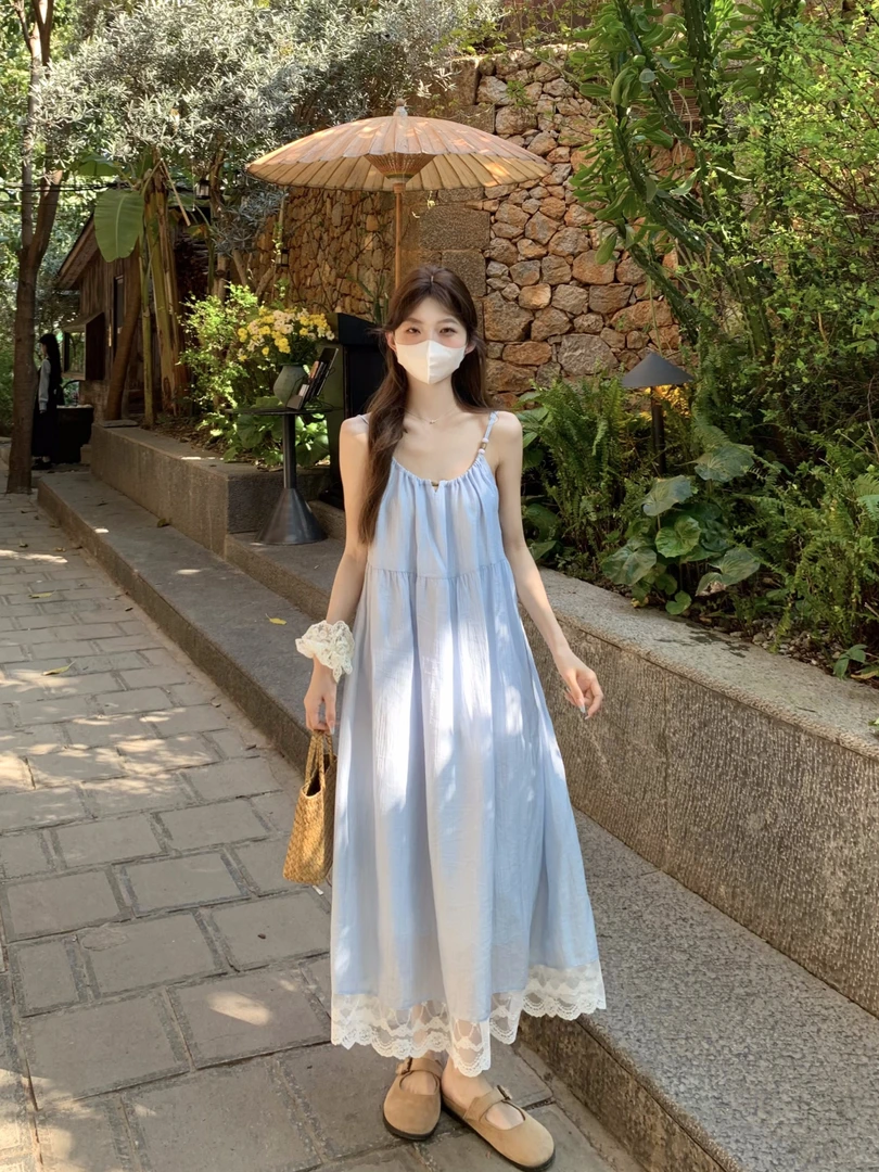 2025夏季新款甜美时尚气质蓝色百搭蕾丝拼接吊带长裙连衣裙女chic