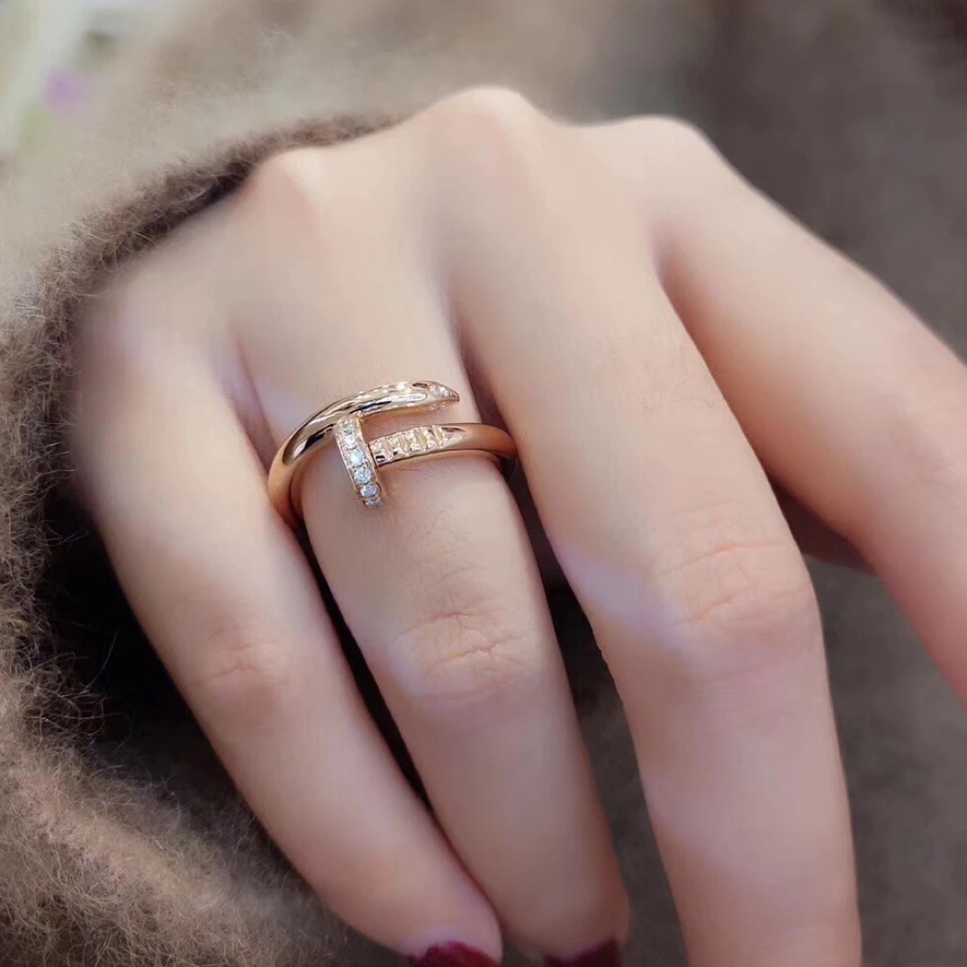 18k金玫瑰金钻石戒指