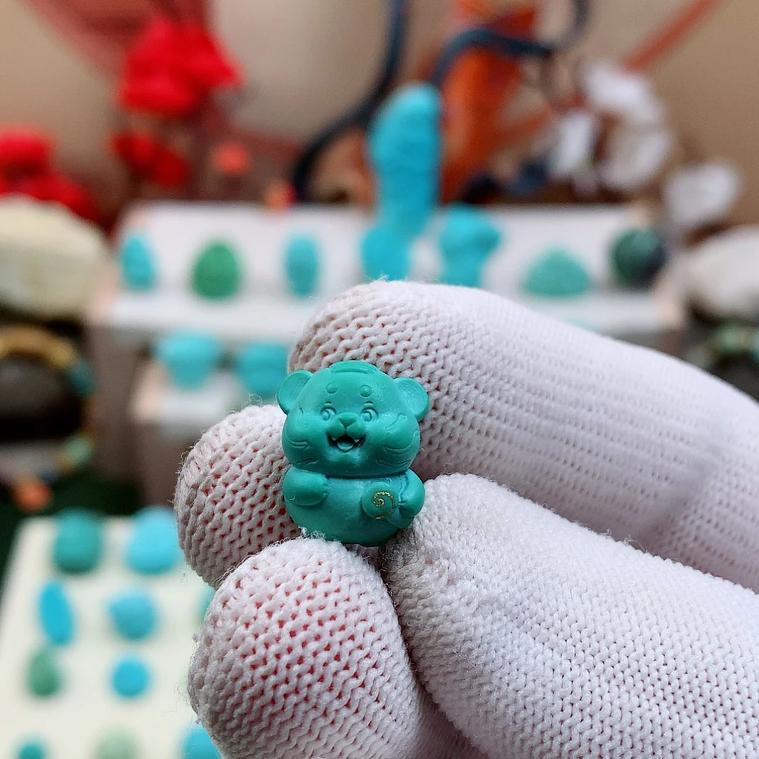 绿松石未镶嵌珠宝奇石