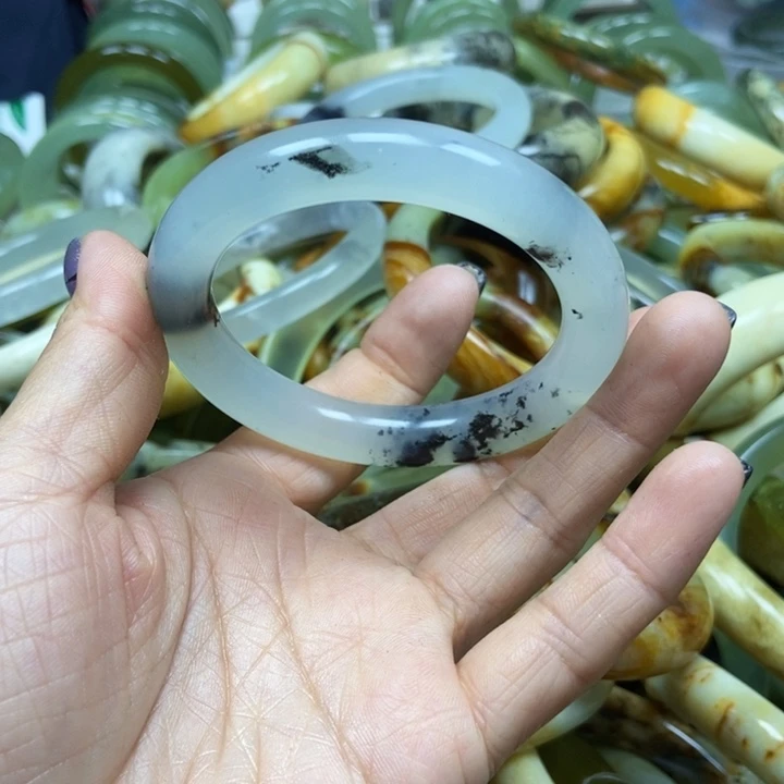 金***安未镶嵌蛇纹石玉手镯