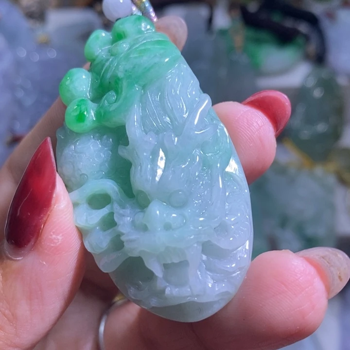 【闪购商品】翡翠未镶嵌颈饰龙牌