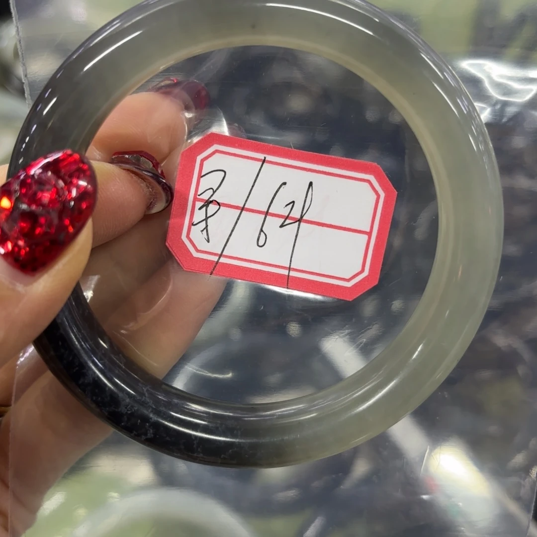 蛇纹石玉手镯未镶嵌寻****?