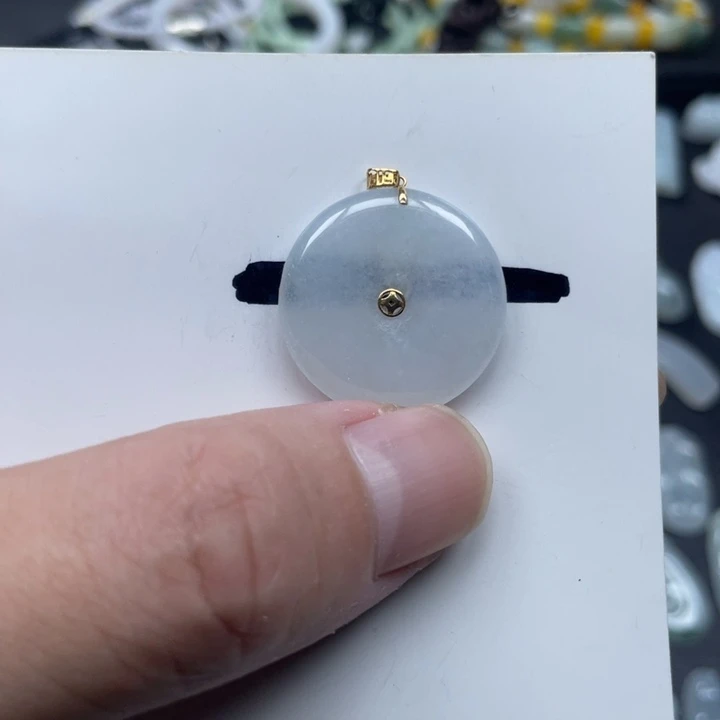 翡翠18K金镶嵌颈饰翡翠