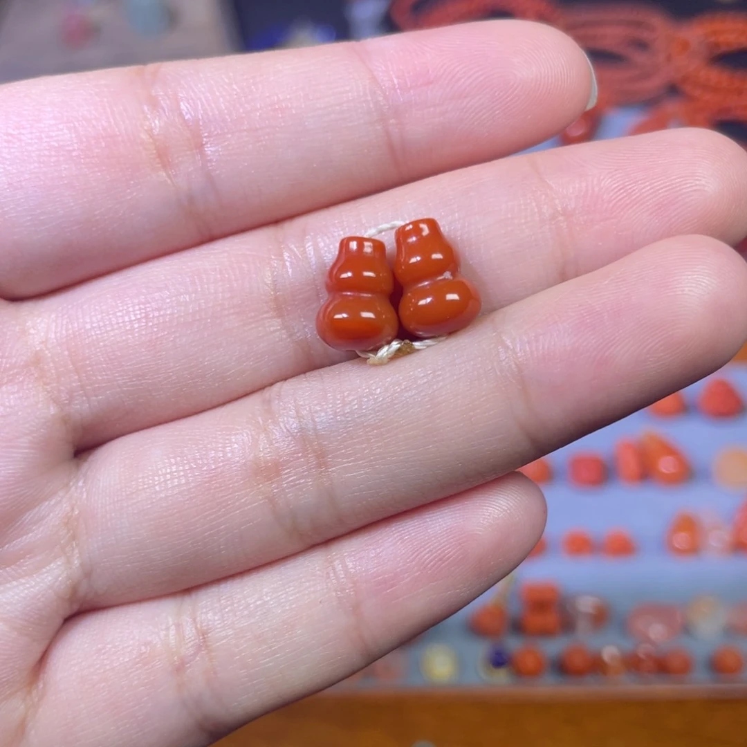 南红玛瑙葫芦一对卡7.7左右未镶嵌