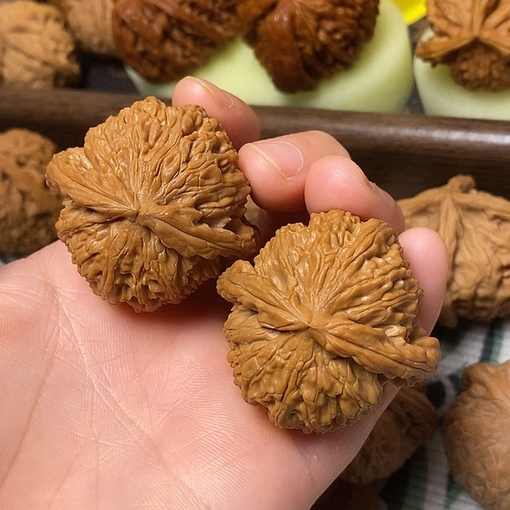 文玩核桃吊坠42球白全品