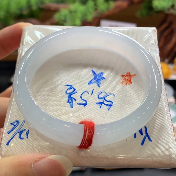 翡翠手镯未镶嵌13号强推没有裂纹