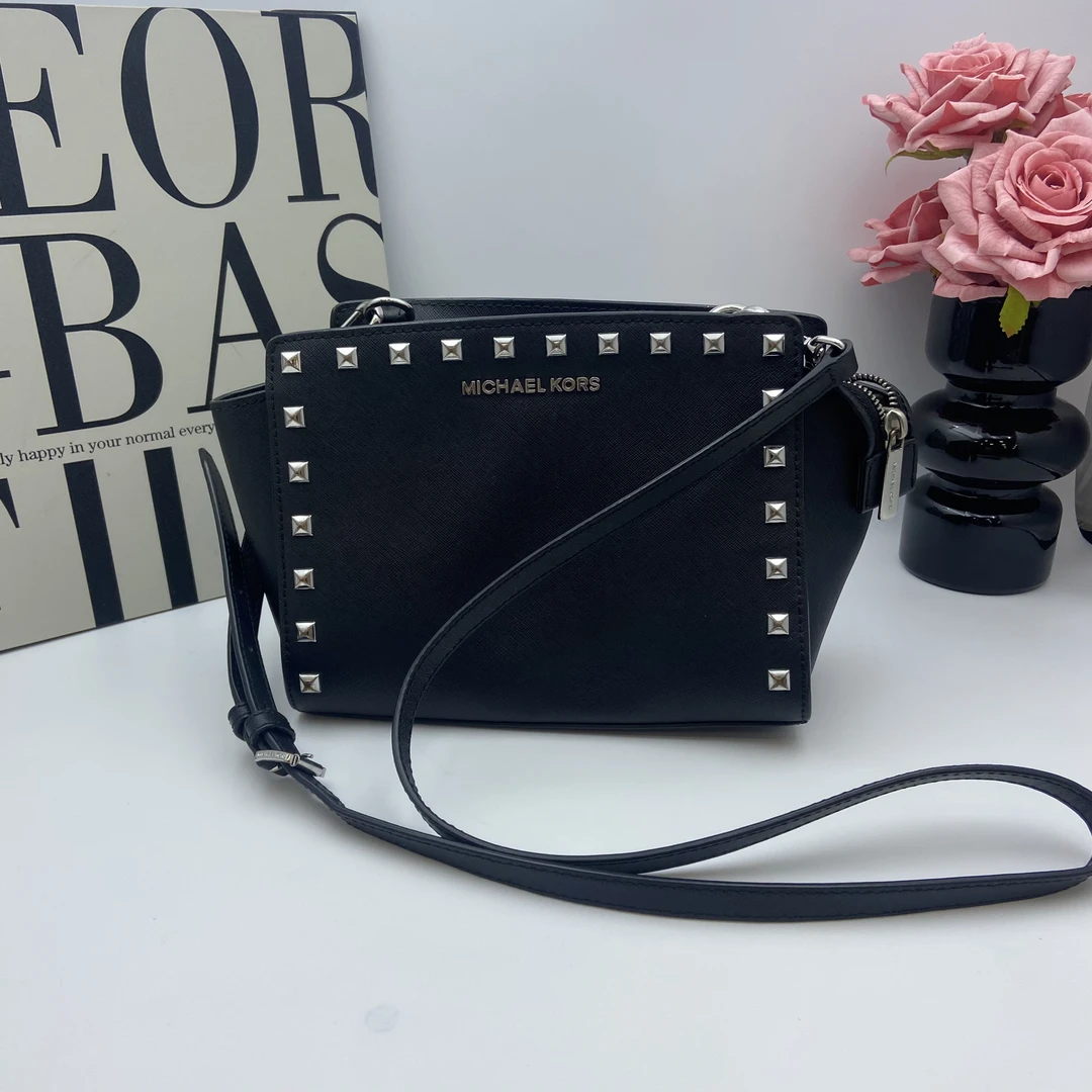 95新 MICHAELKORS/迈克高仕 17089 单肩包