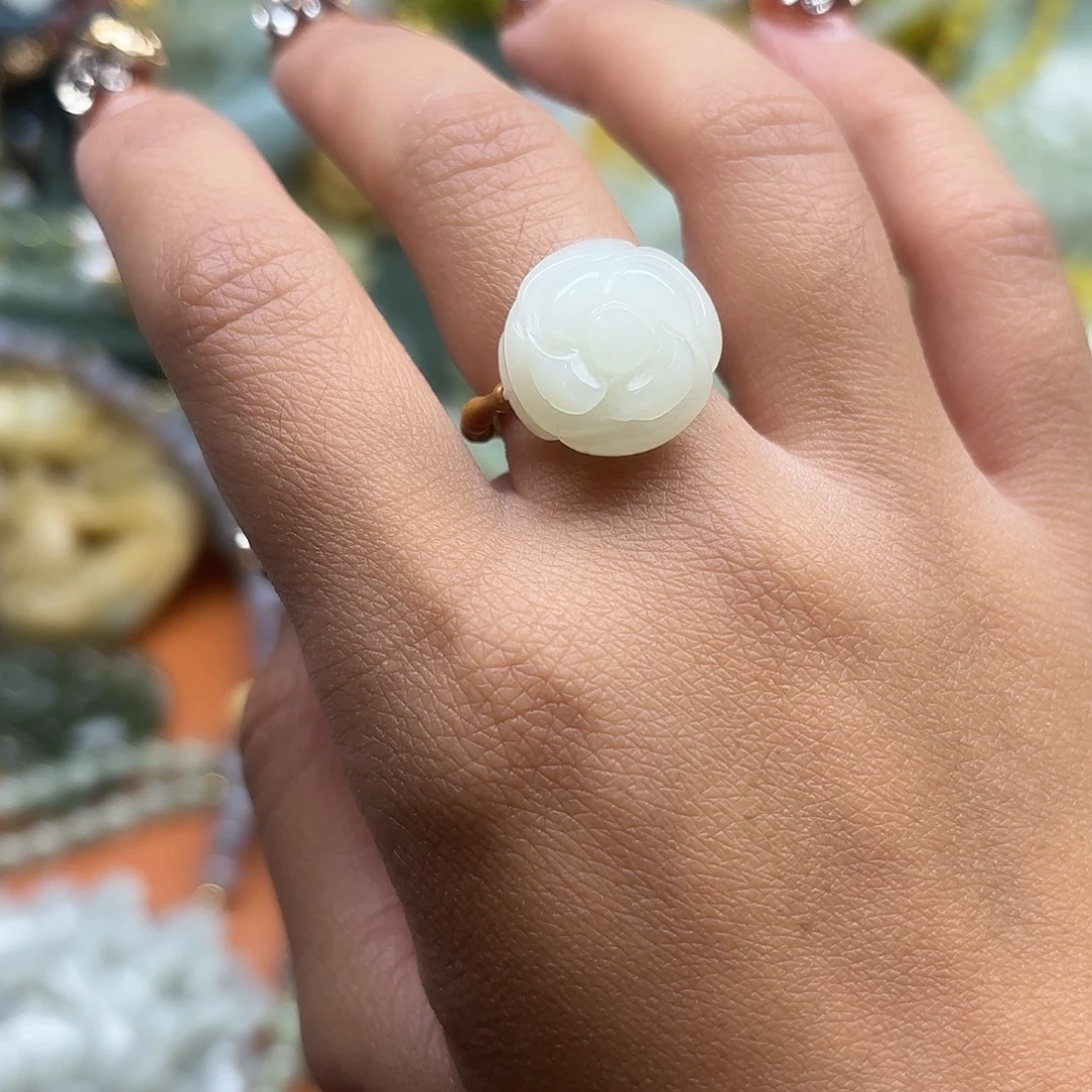 蛇纹石玉未镶嵌吊坠