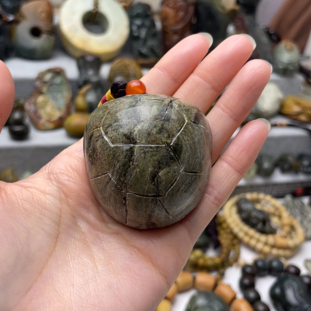 岫岩河磨玉（透闪石质玉）未镶嵌把件