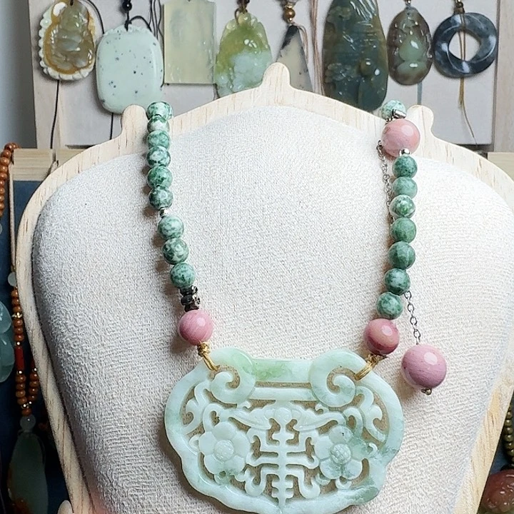 未镶嵌蛇纹石玉颈饰