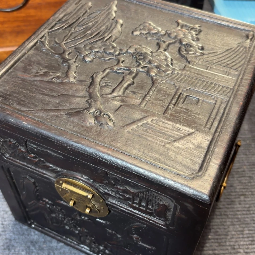 木小叶紫檀雕刻收纳箱