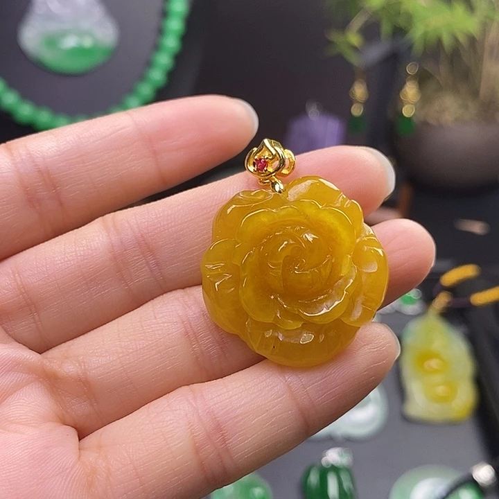 翡翠未镶嵌吊坠(赠链)
