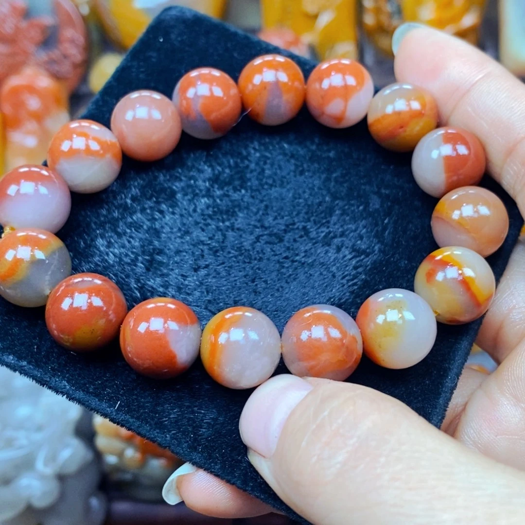 未镶嵌石英质玉（黄龙玉）颈饰