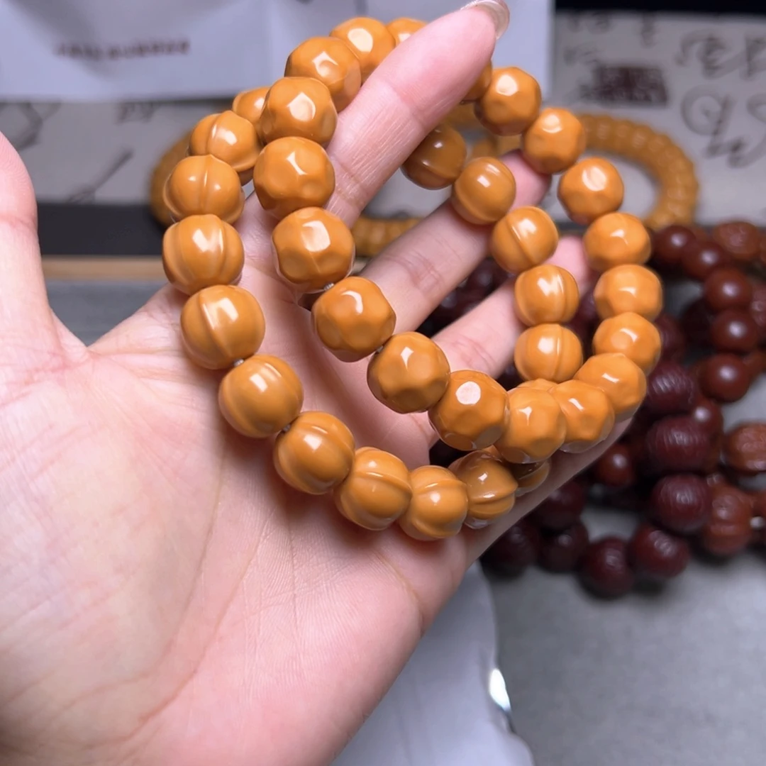 猴头核桃手串鲨鱼奶酪