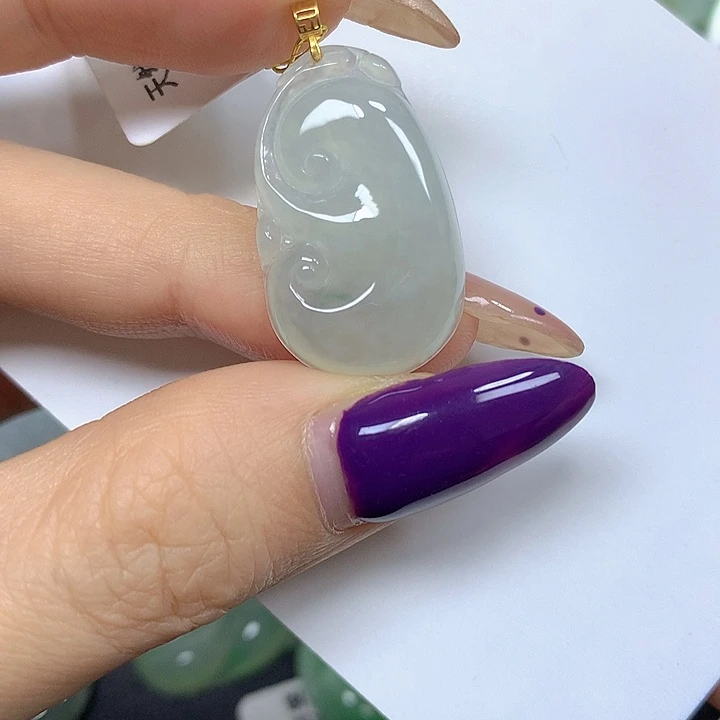 翡翠18K金镶嵌颈饰挂件