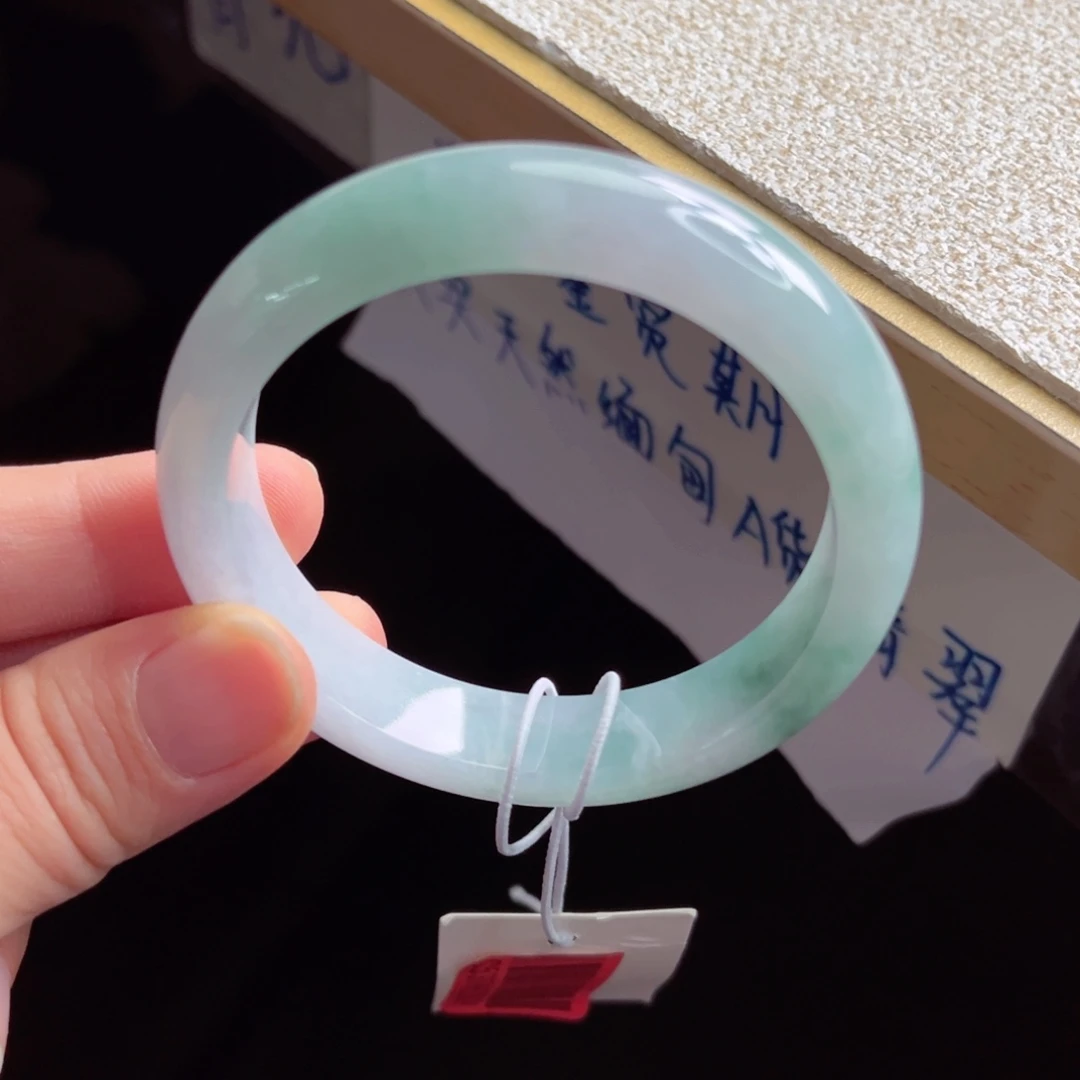 翡翠未镶嵌手镯手镯