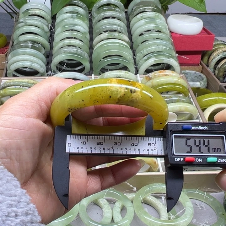 蛇纹石玉未镶嵌手镯35