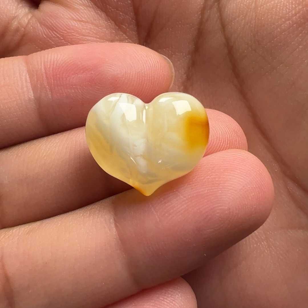 未镶嵌颈饰蜜蜡?***?屁桃（打孔不退换）