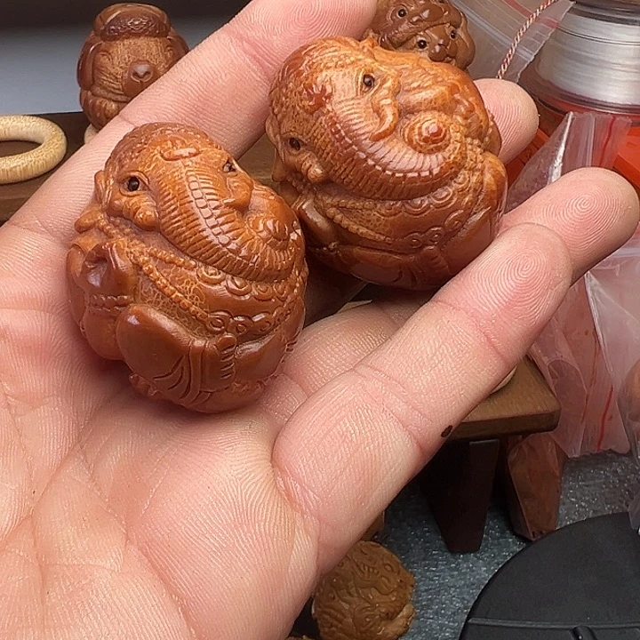 橄榄核吊坠巴西大橄榄核手把件