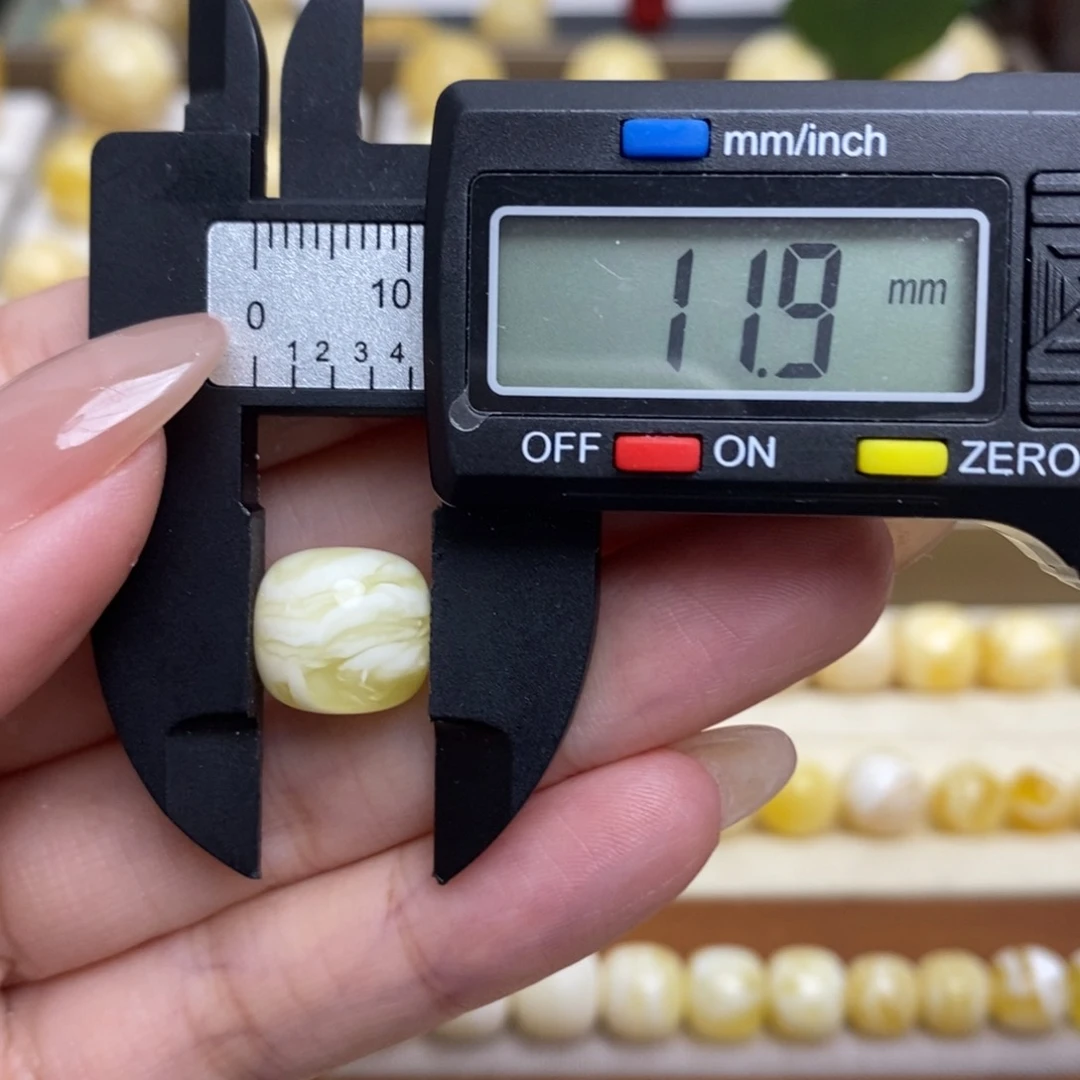 未镶嵌琥珀珠宝奇石