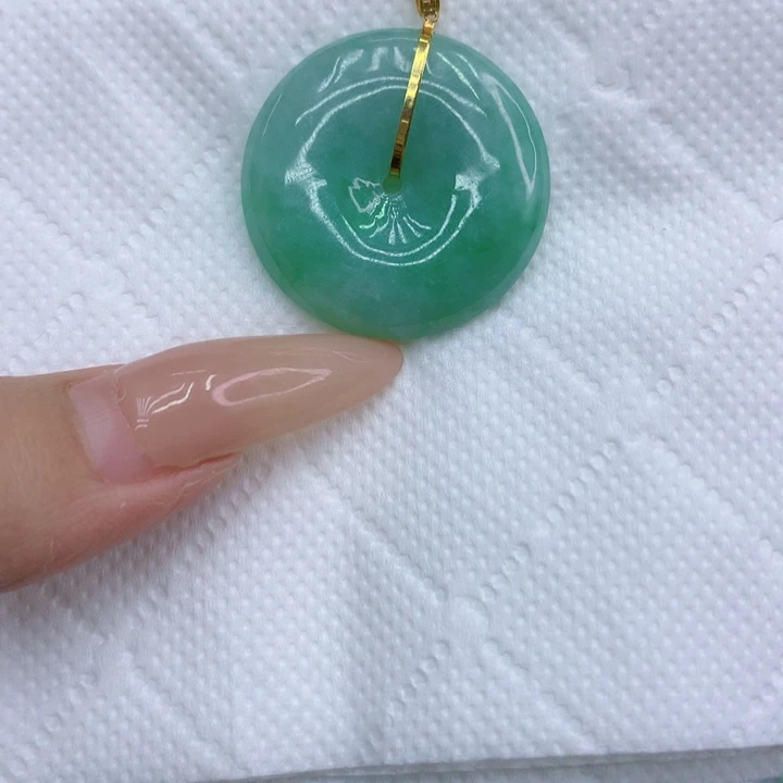 翡翠18K金镶嵌颈饰1111111111