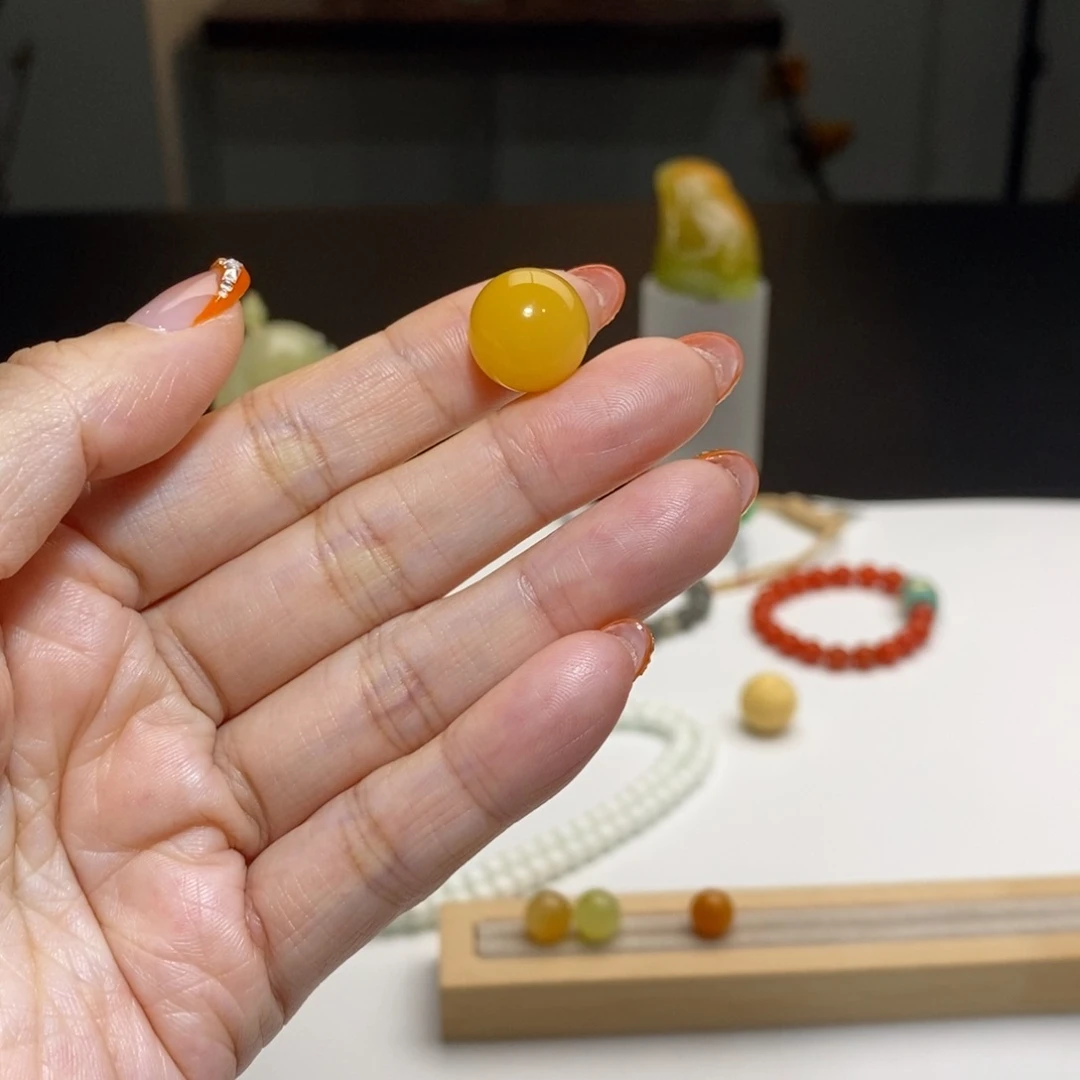 石英质玉（缅黄）未镶嵌颈饰