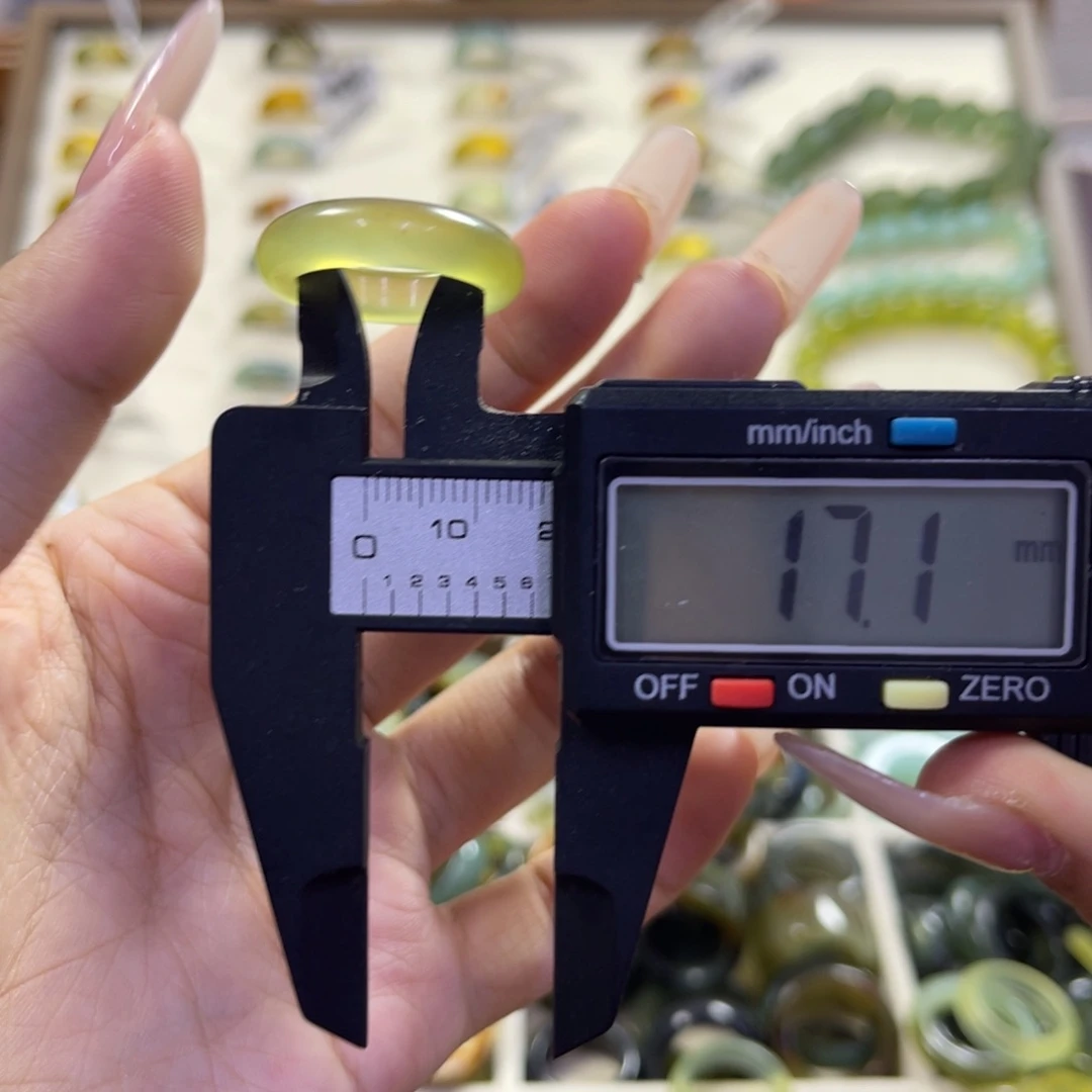 蛇纹石玉未镶嵌手镯34