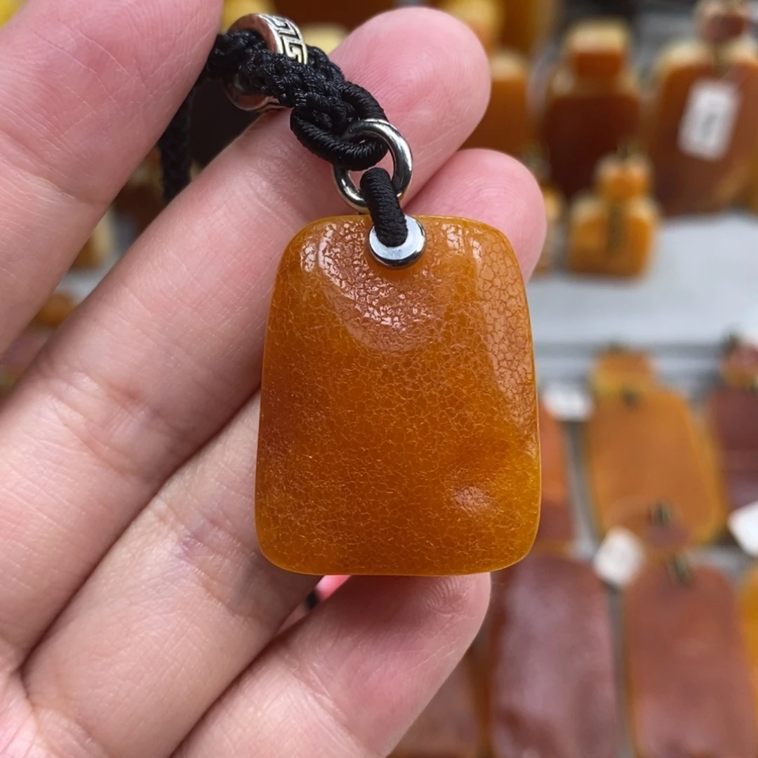 蜜蜡未镶嵌珠宝奇石