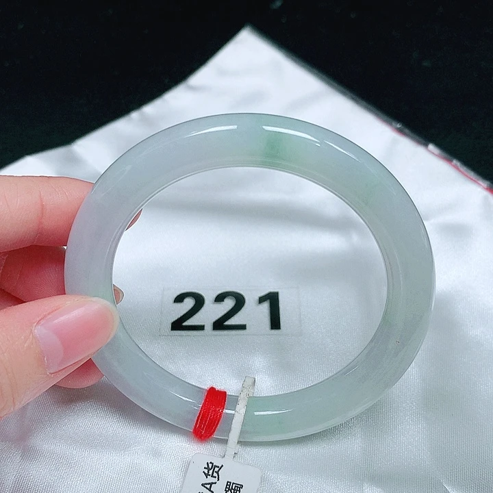 翡翠未镶嵌手镯（圆镯）