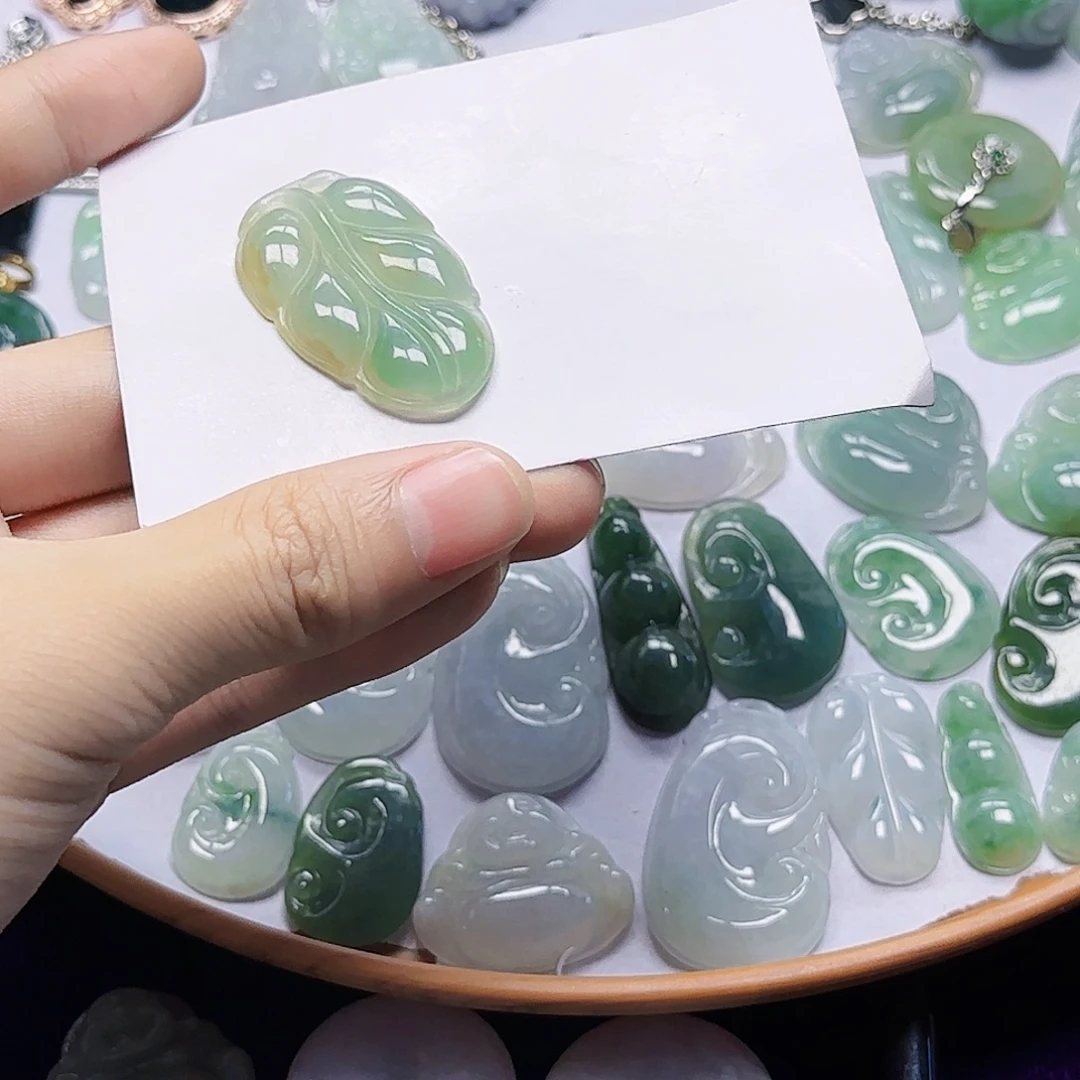 多***福翡翠未镶嵌颈饰翡翠