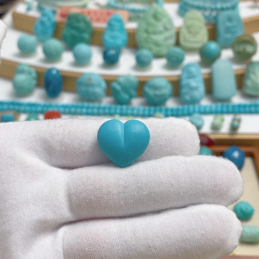 绿松石未镶嵌珠宝奇石