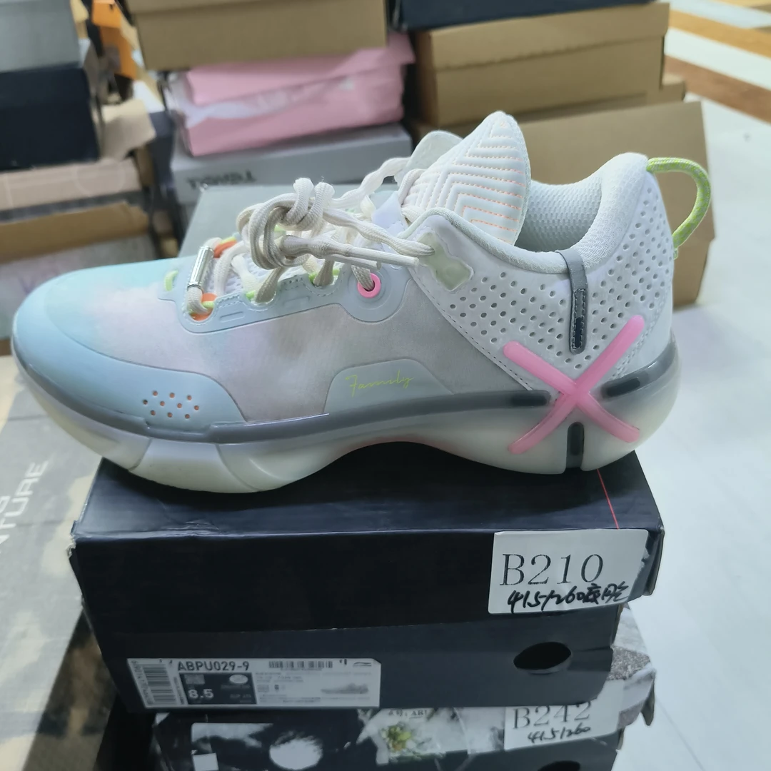 李宁断货-运动鞋-B210