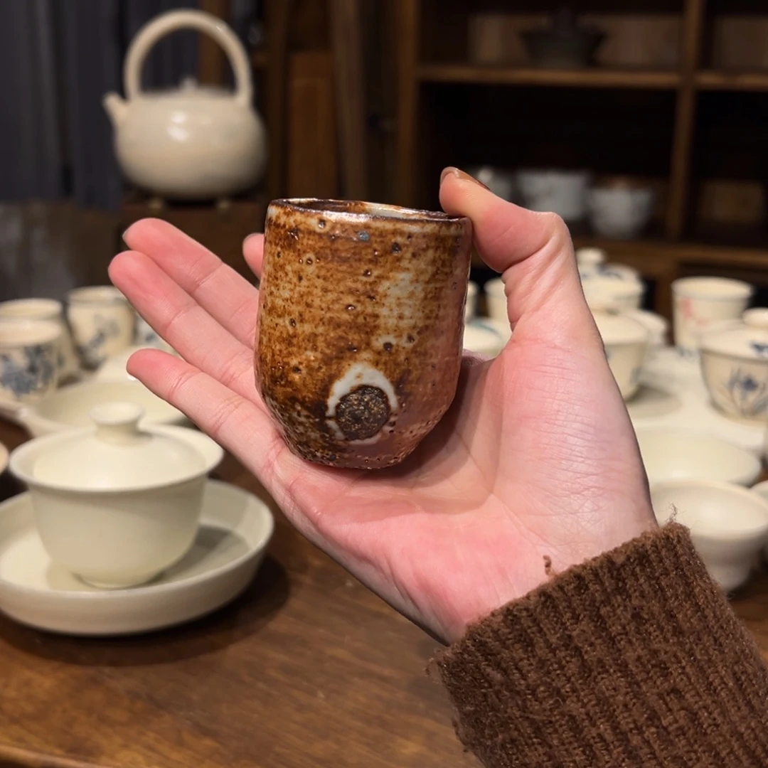 杯陶瓷。       陶瓷。